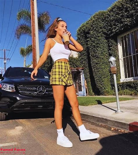 emma chamberlain height and weight|emma chamberlain size.